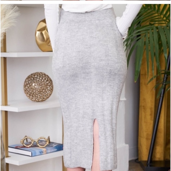 So Soft Gray Sweater Knit Skirt - Picture 2 of 7
